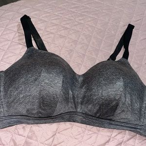 Women’s sports bra